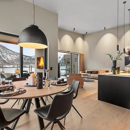 Toppleilighet Pa Bryggen I Med Fantastisk Utsikt