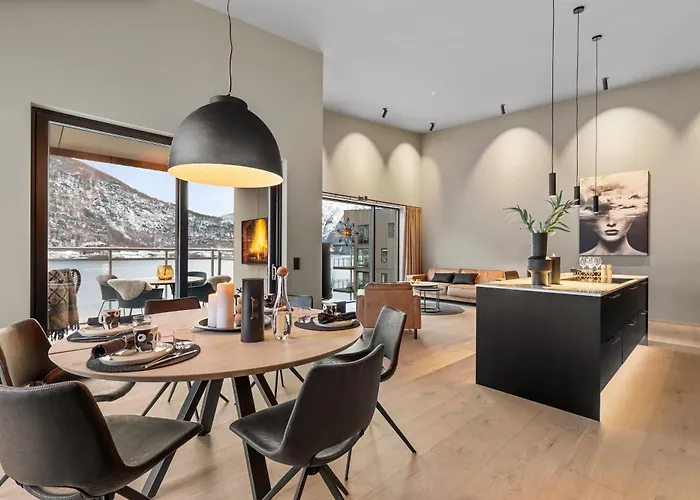 Toppleilighet Pa Bryggen I Med Fantastisk Utsikt